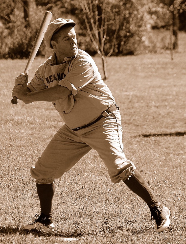 Hammer at bat bw